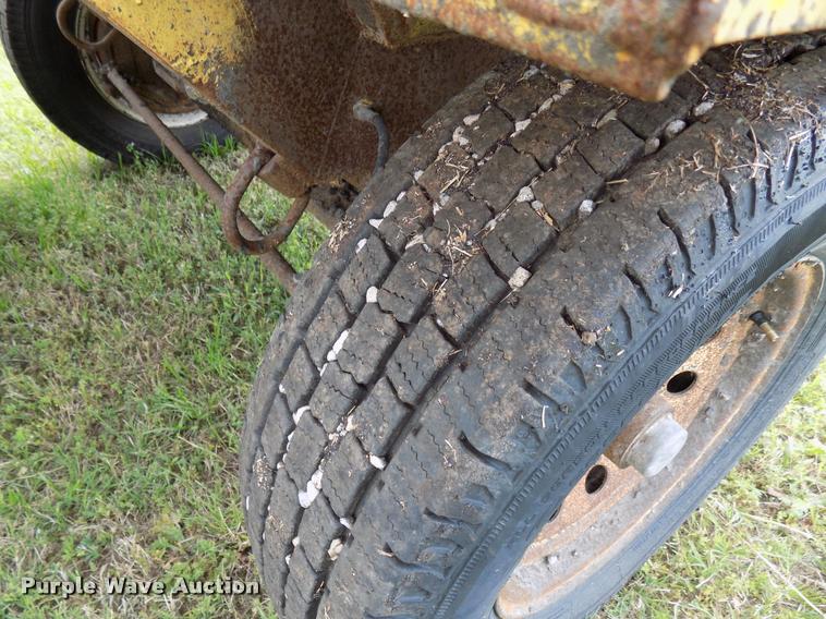 image for item DA6077 2010 Superior Broom DT80-J broom