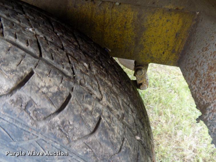 image for item DA6077 2010 Superior Broom DT80-J broom