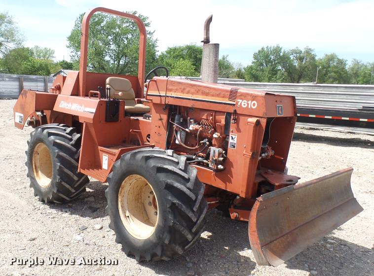 image for item DA7799 1996 Ditch Witch 7610 trencher