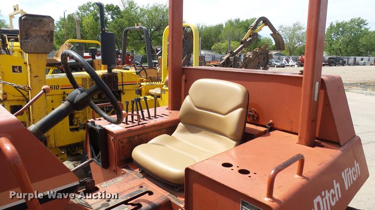 image for item DA7799 1996 Ditch Witch 7610 trencher