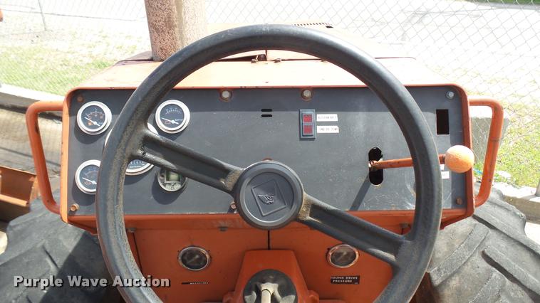 image for item DA7799 1996 Ditch Witch 7610 trencher