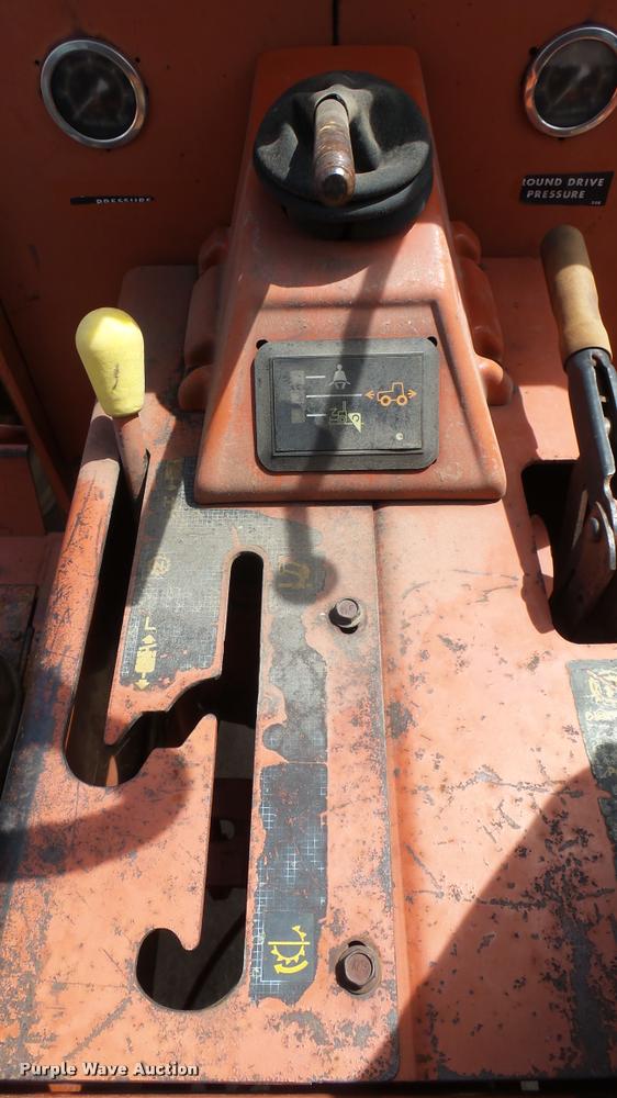 image for item DA7799 1996 Ditch Witch 7610 trencher
