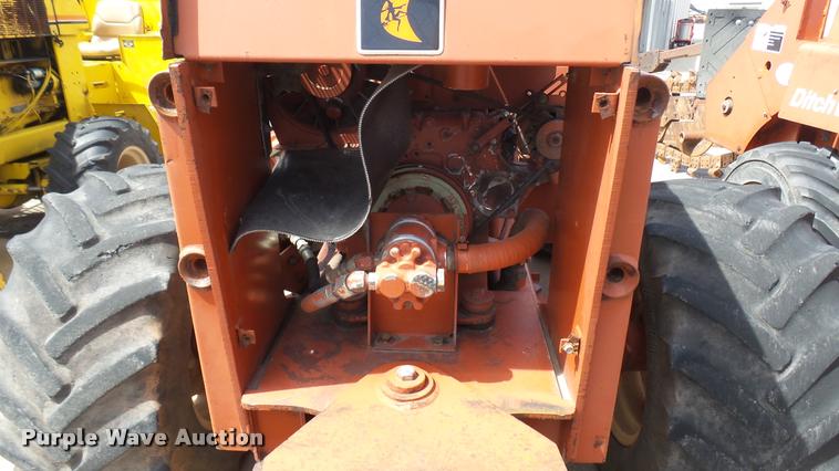 image for item DA7799 1996 Ditch Witch 7610 trencher