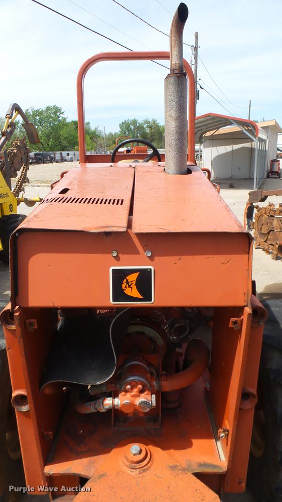 image for item DA7799 1996 Ditch Witch 7610 trencher