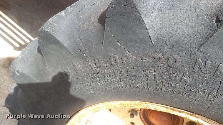 image for item DA7799 1996 Ditch Witch 7610 trencher