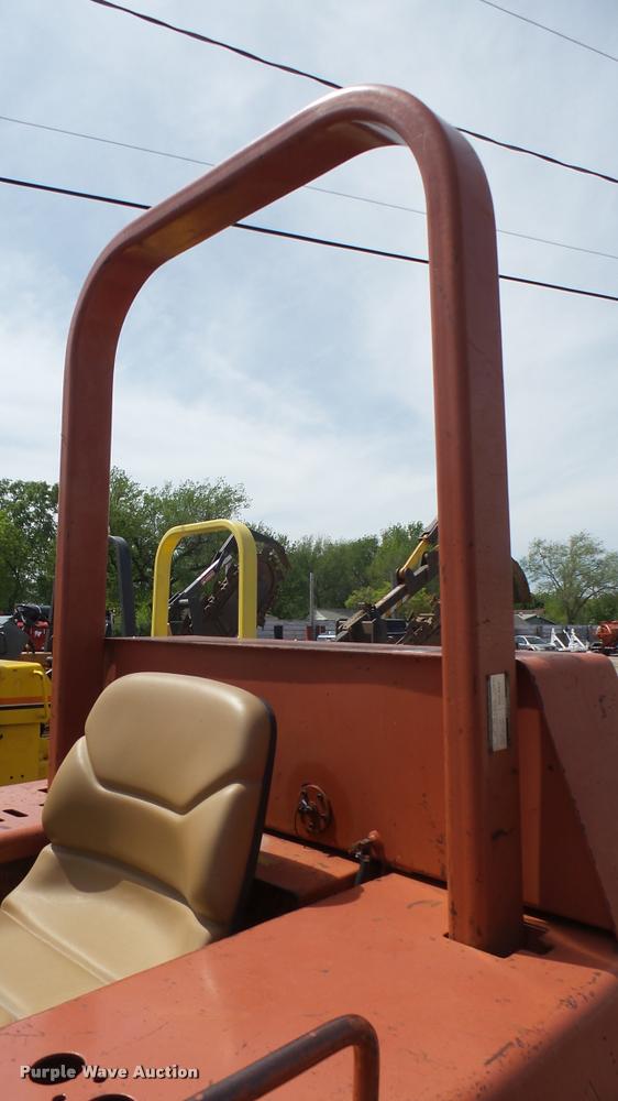 image for item DA7799 1996 Ditch Witch 7610 trencher