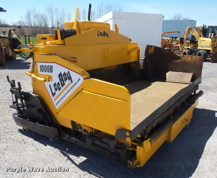 image for item DA8038 1996 LeeBoy 1000B paver