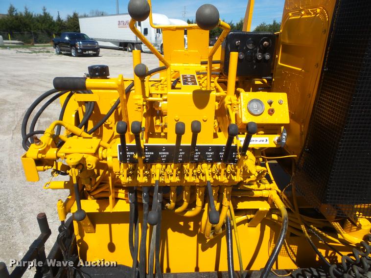 image for item DA8038 1996 LeeBoy 1000B paver