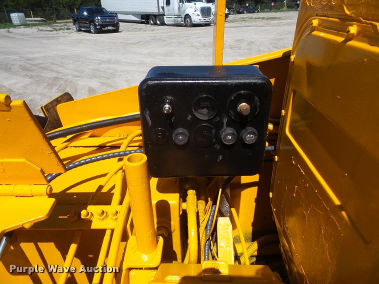 image for item DA8038 1996 LeeBoy 1000B paver