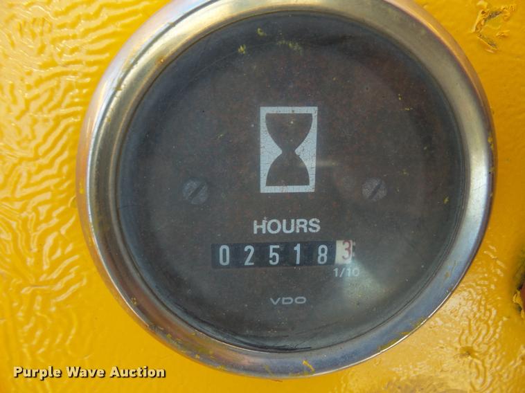 image for item DA8038 1996 LeeBoy 1000B paver