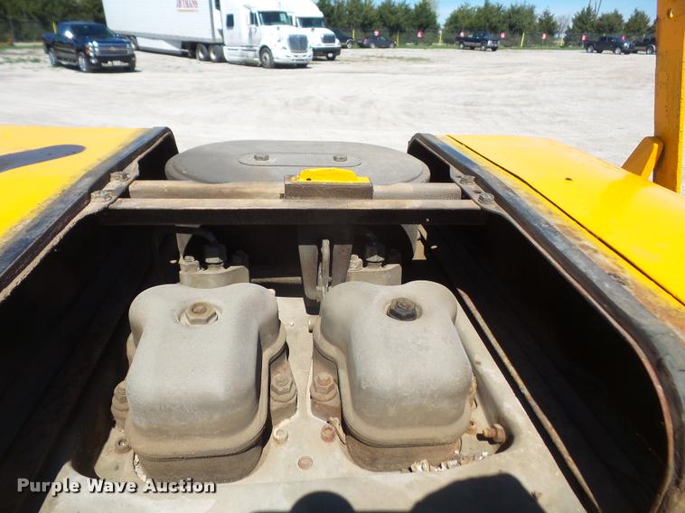 image for item DA8038 1996 LeeBoy 1000B paver