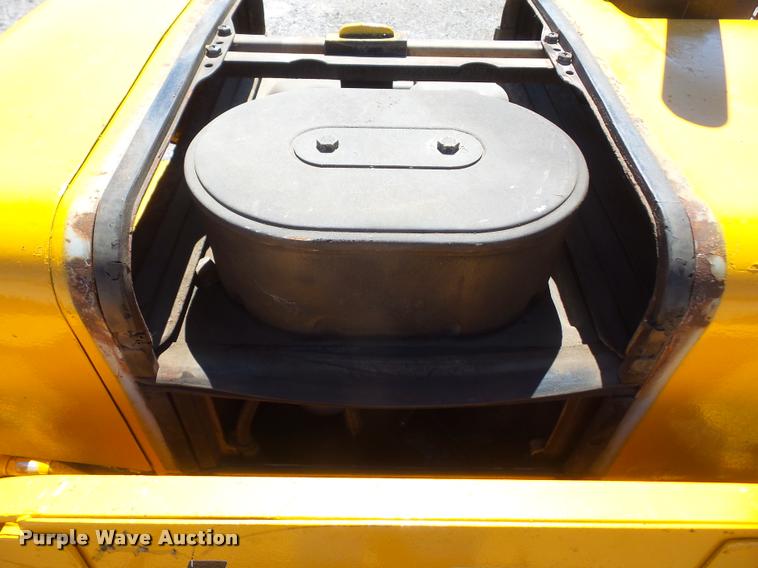 image for item DA8038 1996 LeeBoy 1000B paver