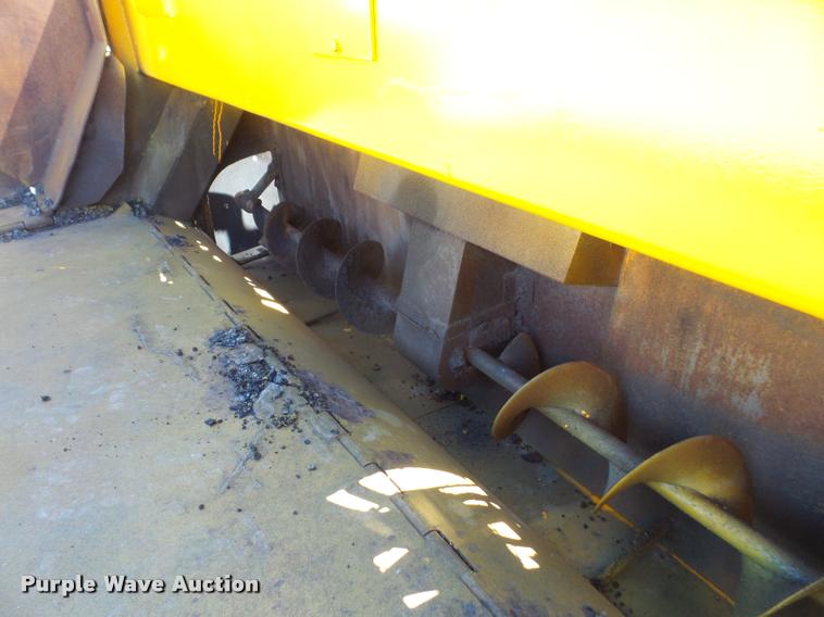 image for item DA8038 1996 LeeBoy 1000B paver