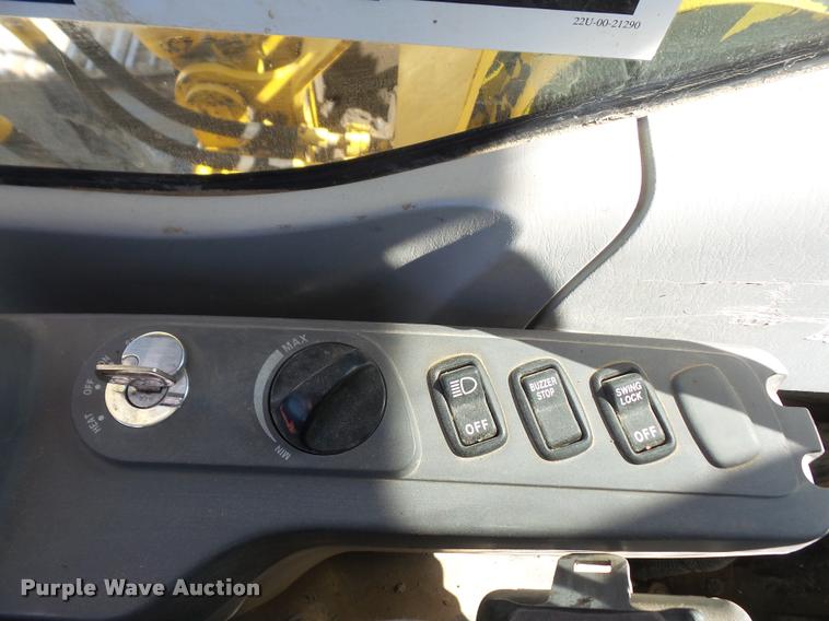 image for item DA8071 2004 Komatsu PC200LC-7L excavator