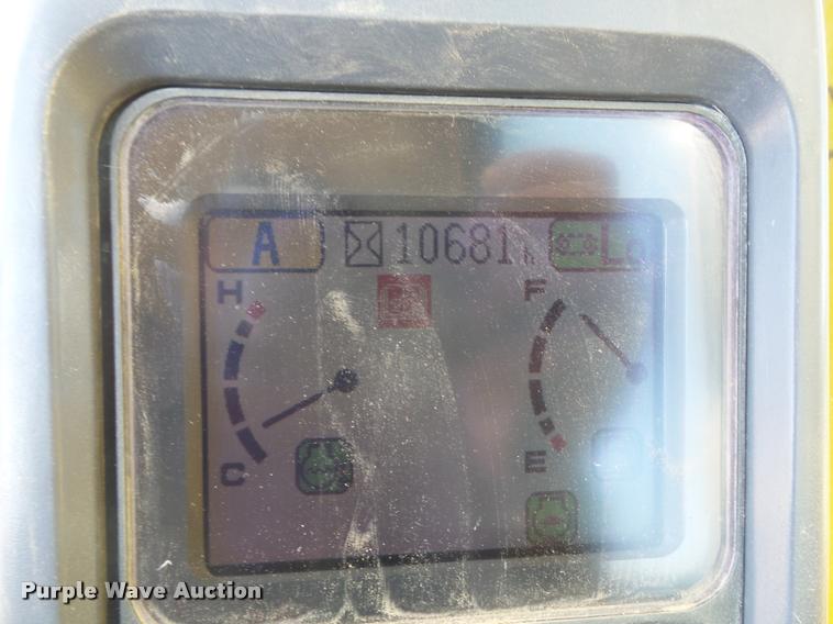 image for item DA8071 2004 Komatsu PC200LC-7L excavator