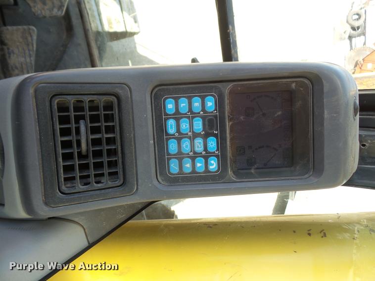 image for item DA8071 2004 Komatsu PC200LC-7L excavator