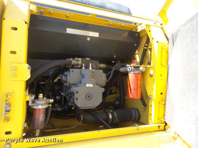 image for item DA8071 2004 Komatsu PC200LC-7L excavator