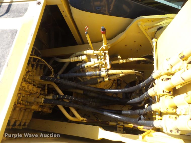 image for item DA8071 2004 Komatsu PC200LC-7L excavator