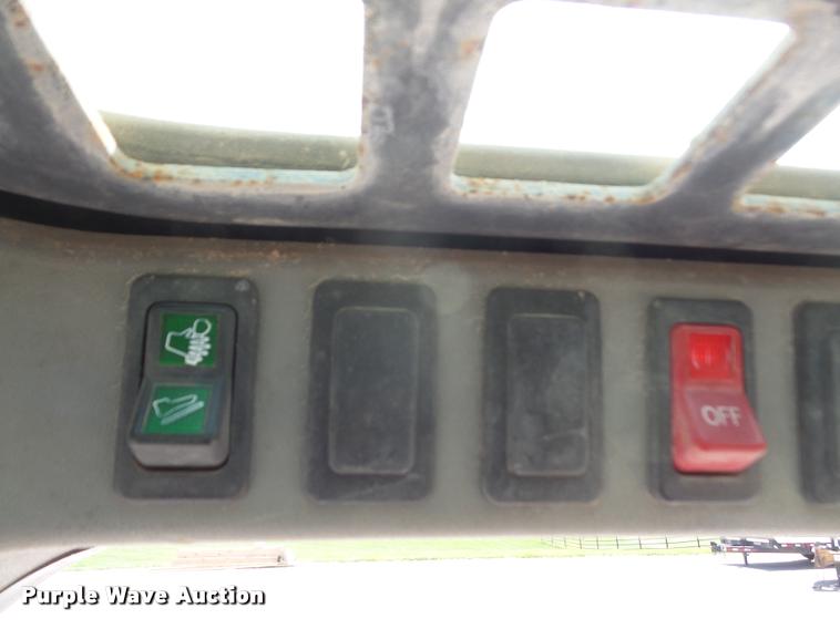 image for item DA8075 2004 Bobcat S150 skid steer