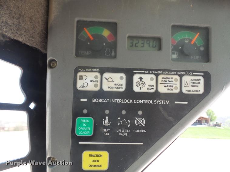 image for item DA8075 2004 Bobcat S150 skid steer