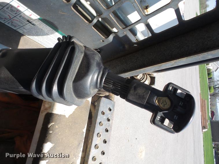 image for item DA8075 2004 Bobcat S150 skid steer