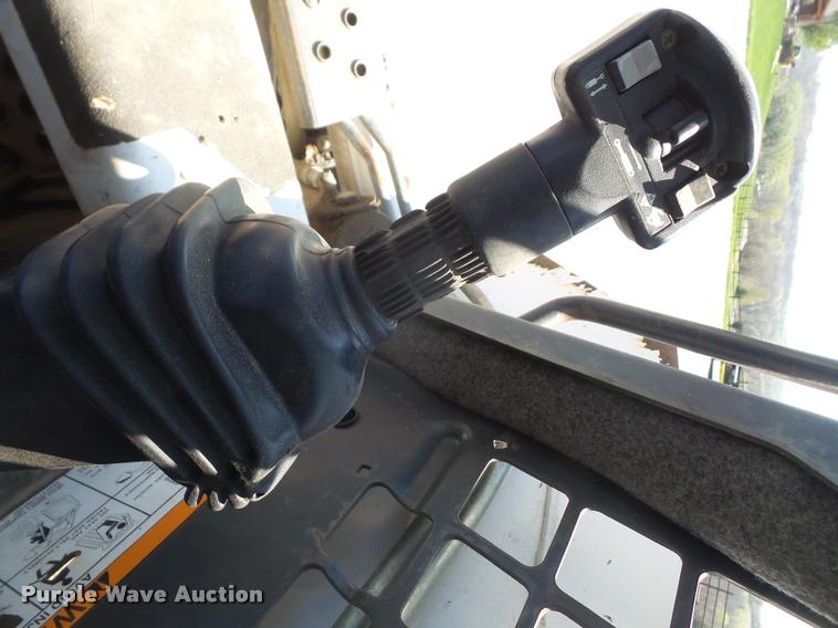 image for item DA8075 2004 Bobcat S150 skid steer