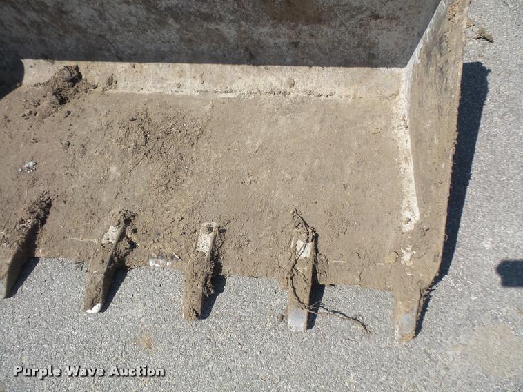 image for item DA8075 2004 Bobcat S150 skid steer