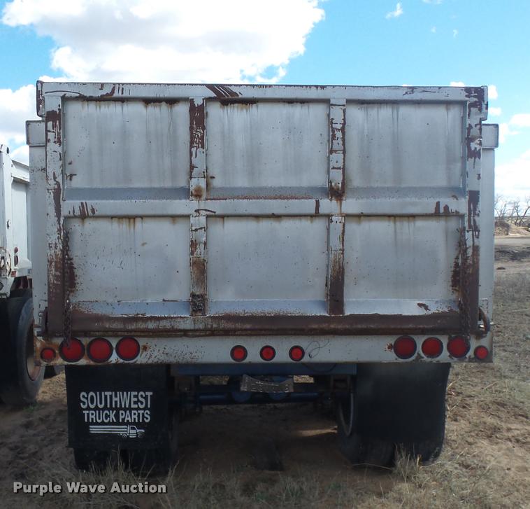 image for item DB0910 1979 end dump pup trailer