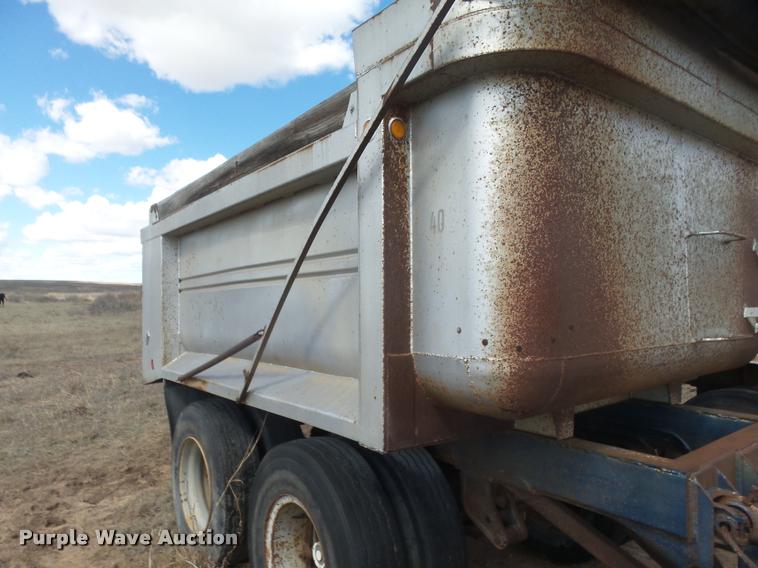image for item DB0910 1979 end dump pup trailer