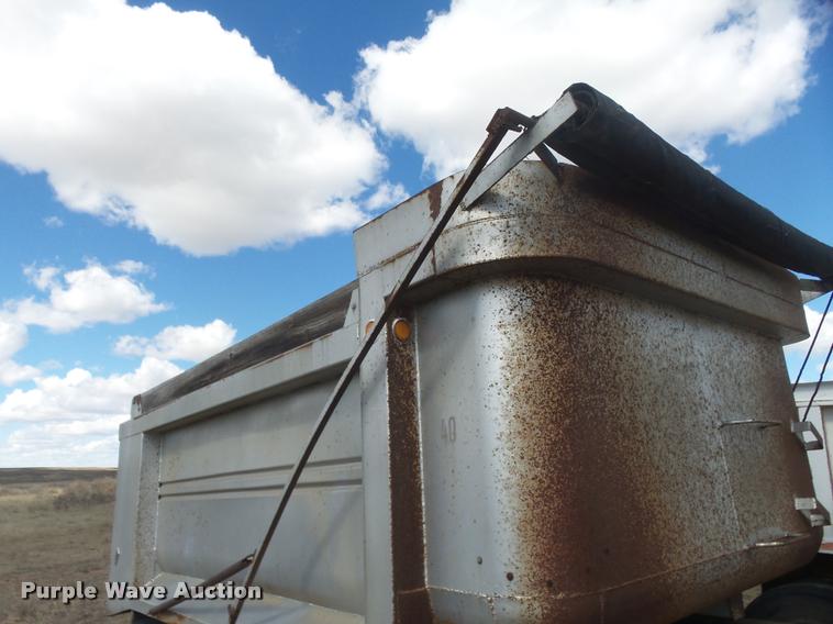 image for item DB0910 1979 end dump pup trailer