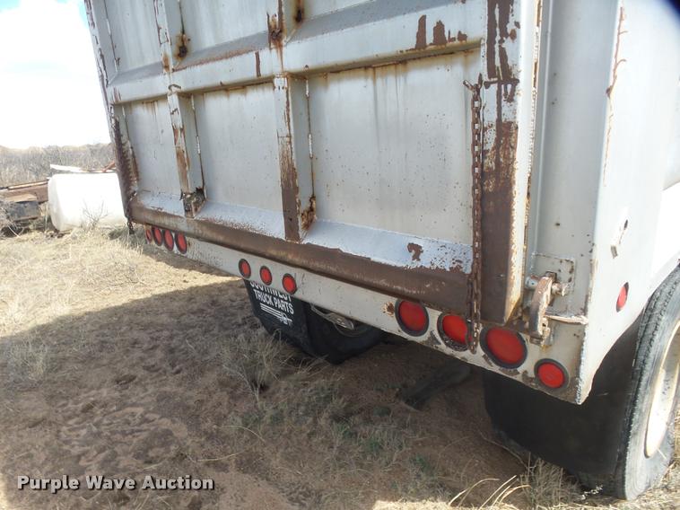 image for item DB0910 1979 end dump pup trailer