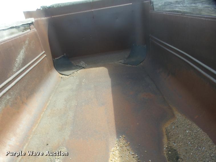 image for item DB0910 1979 end dump pup trailer