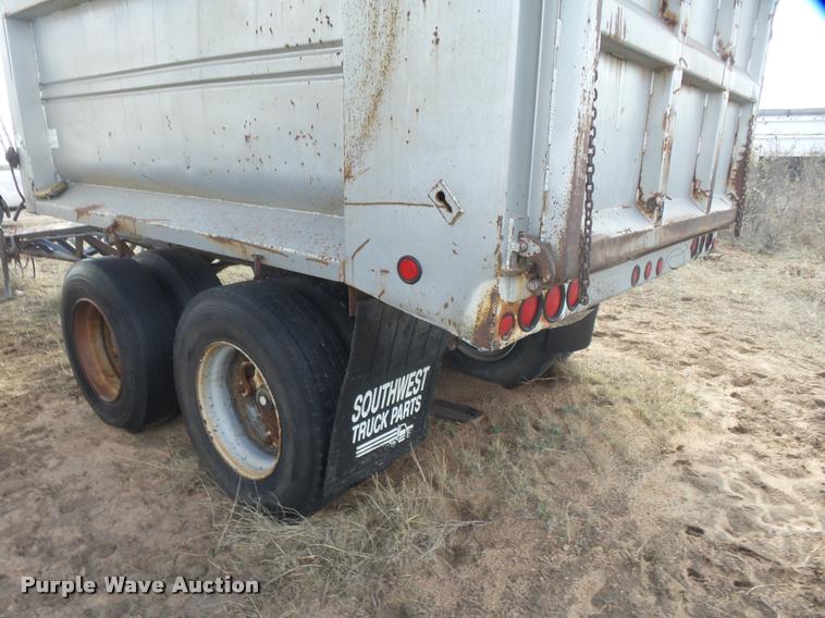 image for item DB0910 1979 end dump pup trailer