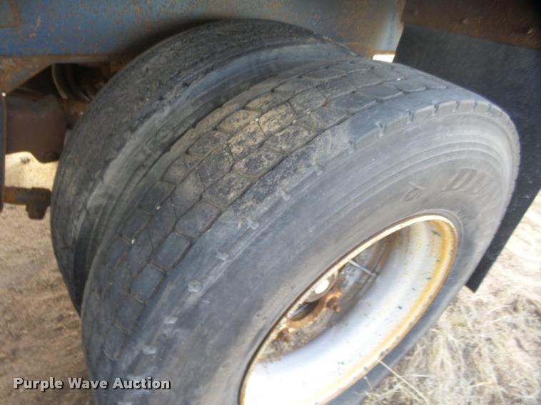 image for item DB0910 1979 end dump pup trailer