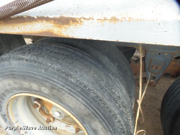 image for item DB0910 1979 end dump pup trailer