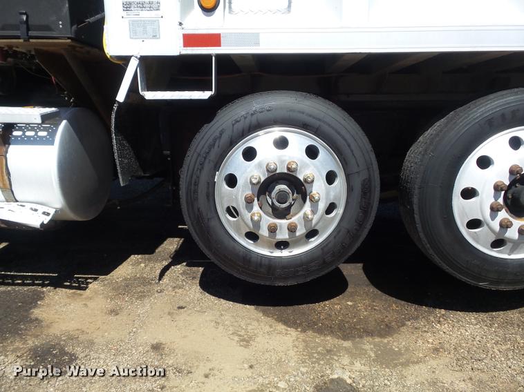 image for item DB1519 2001 Sterling L9500 dump truck