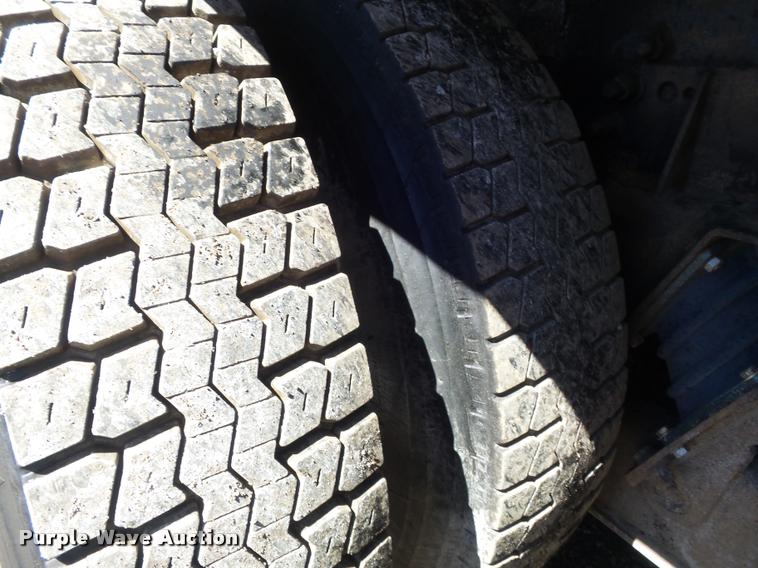 image for item DB1519 2001 Sterling L9500 dump truck