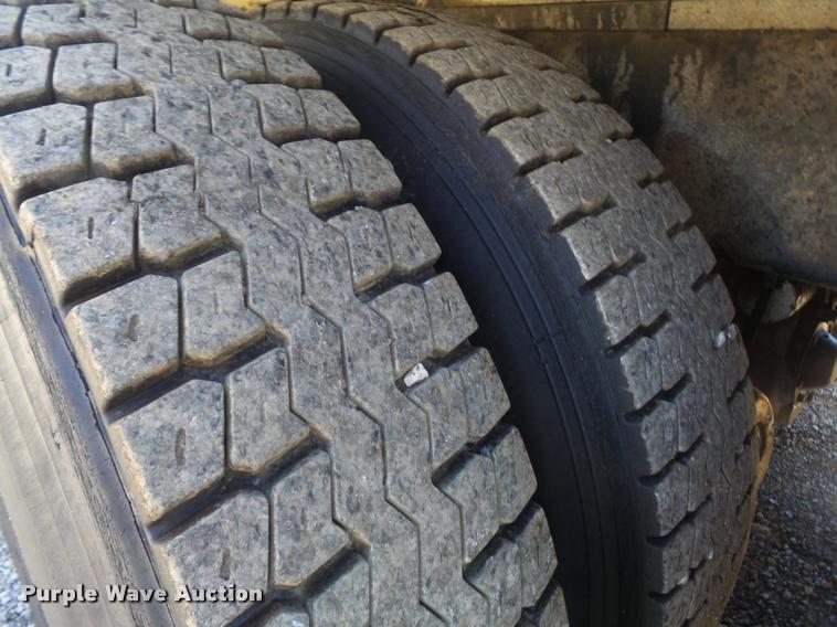 image for item DB1519 2001 Sterling L9500 dump truck