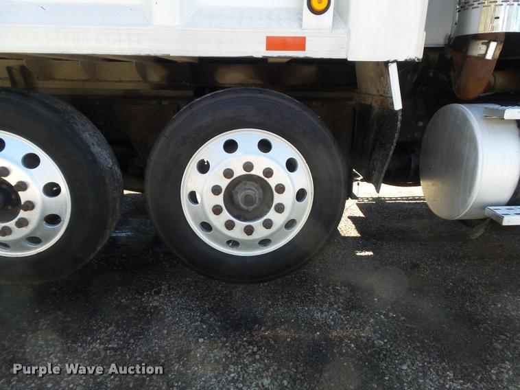 image for item DB1519 2001 Sterling L9500 dump truck