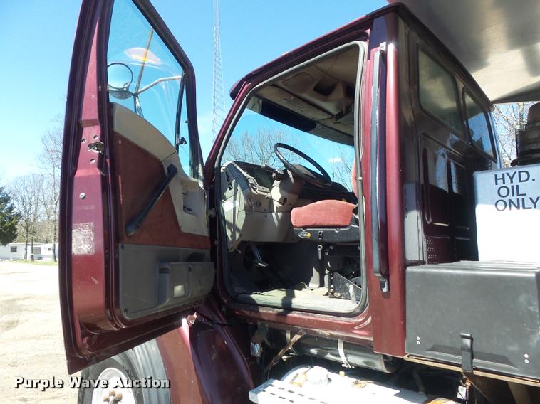 image for item DB1519 2001 Sterling L9500 dump truck