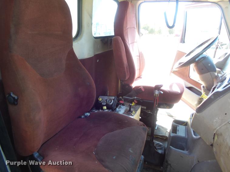 image for item DB1519 2001 Sterling L9500 dump truck