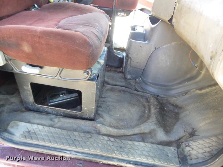 image for item DB1519 2001 Sterling L9500 dump truck