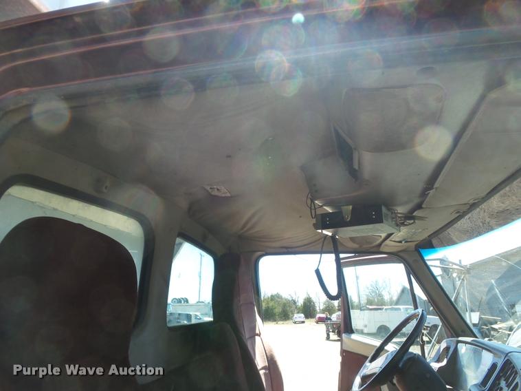 image for item DB1519 2001 Sterling L9500 dump truck