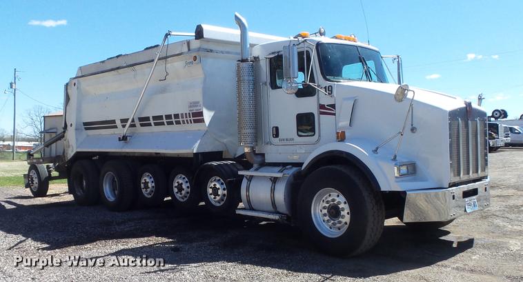 image for item DB1520 2004 Kenworth T800B dump truck