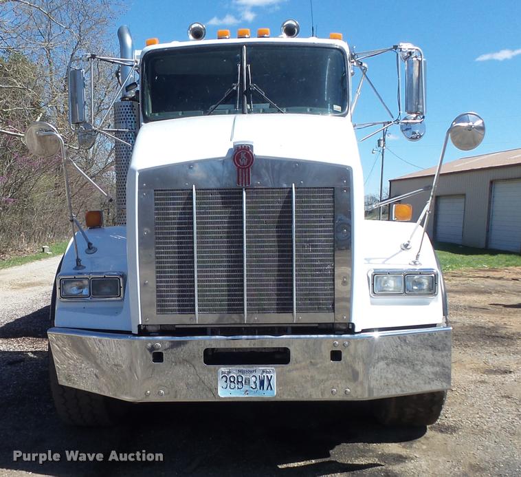 image for item DB1520 2004 Kenworth T800B dump truck