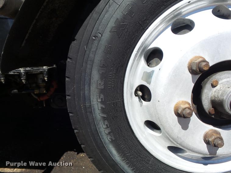 image for item DB1520 2004 Kenworth T800B dump truck