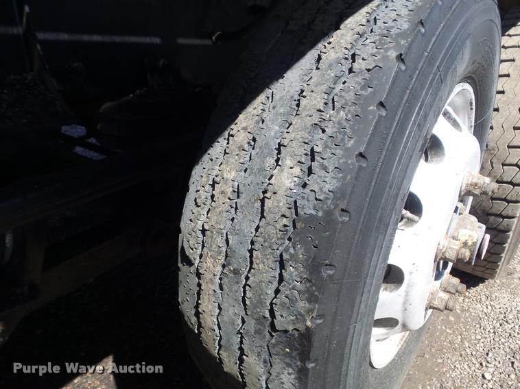 image for item DB1520 2004 Kenworth T800B dump truck