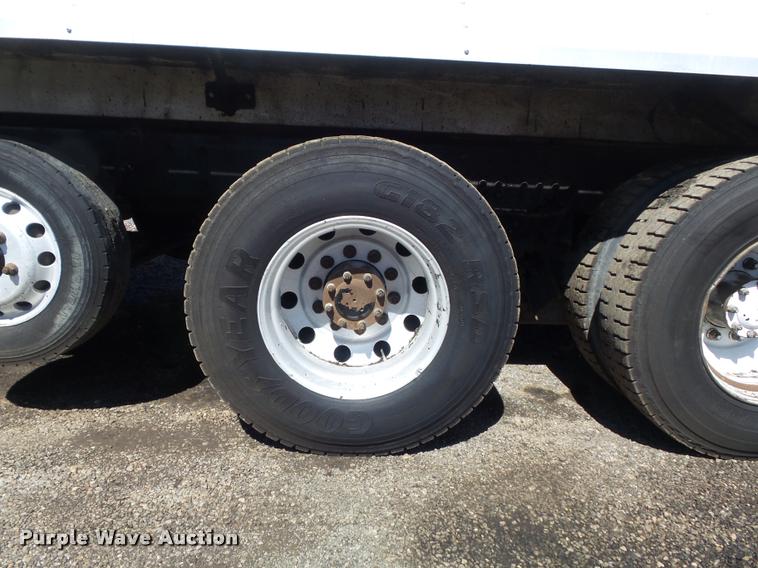 image for item DB1520 2004 Kenworth T800B dump truck