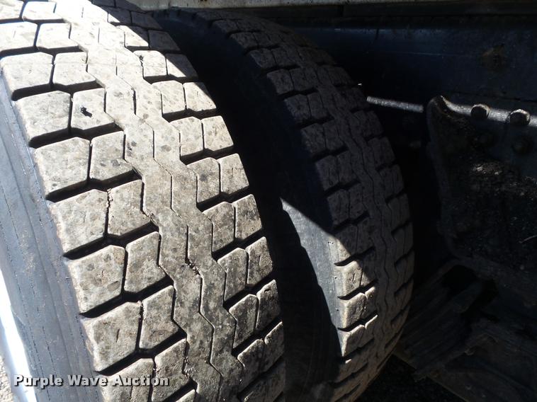 image for item DB1520 2004 Kenworth T800B dump truck