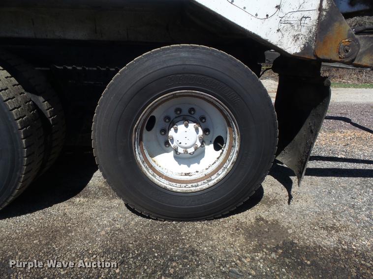 image for item DB1520 2004 Kenworth T800B dump truck